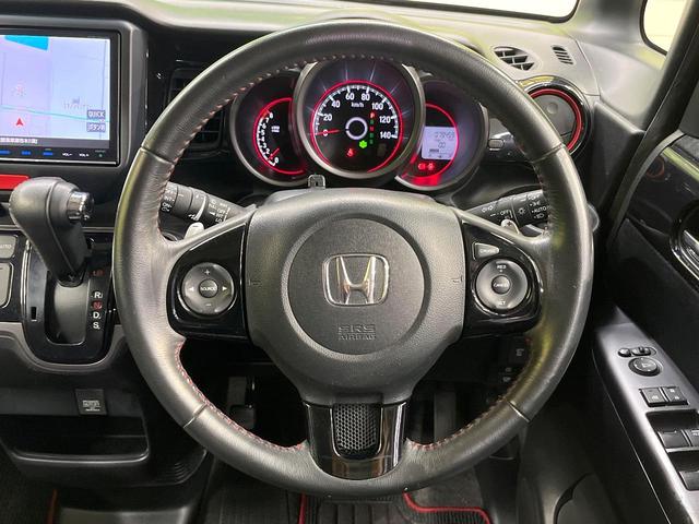 N-BOXカスタム 2トーンカラースタイル G・ターボLパッケージ フリップダウンモニター 純正8型ナビ 衝突軽減装置 禁煙車 バックカメラ 両側電動ドア オートエアコン オートライト ETC スマートキー ハーフレザー Bluetooth再生 電動格納ミラー(11枚目)