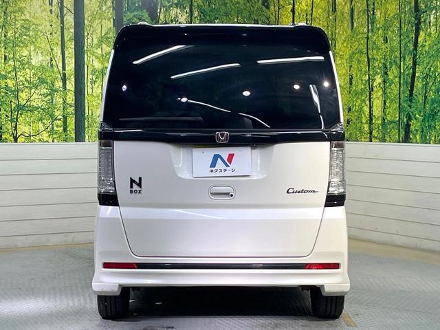 N-BOXカスタム 2トーンカラースタイル G・ターボLパッケージ フリップダウンモニター 純正8型ナビ 衝突軽減装置 禁煙車 バックカメラ 両側電動ドア オートエアコン オートライト ETC スマートキー ハーフレザー Bluetooth再生 電動格納ミラー(15枚目)