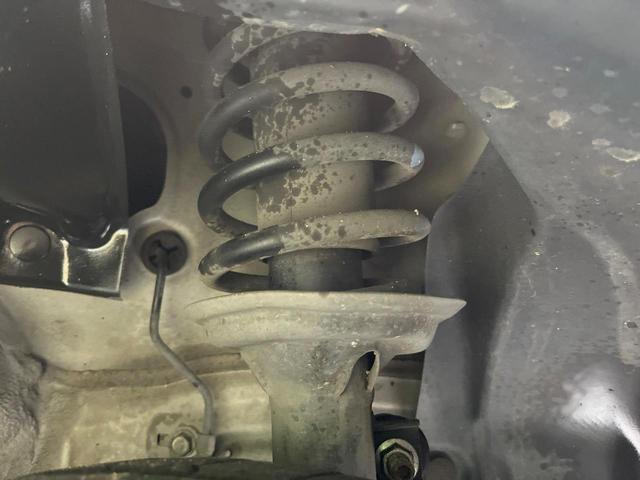 N-BOXカスタム 2トーンカラースタイル G・ターボLパッケージ フリップダウンモニター 純正8型ナビ 衝突軽減装置 禁煙車 バックカメラ 両側電動ドア オートエアコン オートライト ETC スマートキー ハーフレザー Bluetooth再生 電動格納ミラー(20枚目)