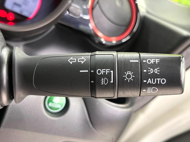 N-BOXカスタム 2トーンカラースタイル G・ターボLパッケージ フリップダウンモニター 純正8型ナビ 衝突軽減装置 禁煙車 バックカメラ 両側電動ドア オートエアコン オートライト ETC スマートキー ハーフレザー Bluetooth再生 電動格納ミラー(28枚目)