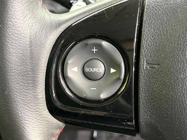 N-BOXカスタム 2トーンカラースタイル G・ターボLパッケージ フリップダウンモニター 純正8型ナビ 衝突軽減装置 禁煙車 バックカメラ 両側電動ドア オートエアコン オートライト ETC スマートキー ハーフレザー Bluetooth再生 電動格納ミラー(31枚目)