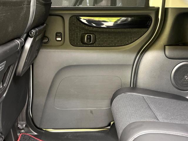 N-BOXカスタム 2トーンカラースタイル G・ターボLパッケージ フリップダウンモニター 純正8型ナビ 衝突軽減装置 禁煙車 バックカメラ 両側電動ドア オートエアコン オートライト ETC スマートキー ハーフレザー Bluetooth再生 電動格納ミラー(44枚目)