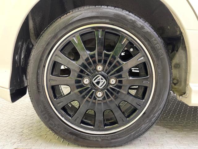 N-BOXカスタム 2トーンカラースタイル G・ターボLパッケージ フリップダウンモニター 純正8型ナビ 衝突軽減装置 禁煙車 バックカメラ 両側電動ドア オートエアコン オートライト ETC スマートキー ハーフレザー Bluetooth再生 電動格納ミラー(63枚目)