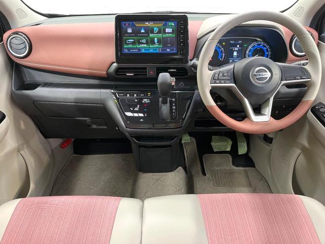 デイズ ボレロ　Ｘ　８型ディスプレイオーディオ　衝突軽減装置　全周囲カメラ　禁煙車　ＥＴＣ　ハーフレザーシート　アイドリングストップ　オートライト　オートエアコン　純正１４インチアルミ　電動格納ミラー　ドアバイザー（2枚目）