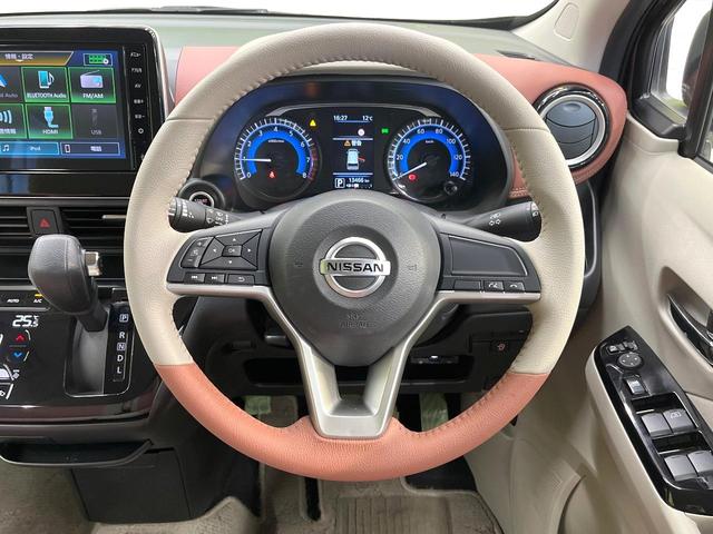 デイズ ボレロ　Ｘ　８型ディスプレイオーディオ　衝突軽減装置　全周囲カメラ　禁煙車　ＥＴＣ　ハーフレザーシート　アイドリングストップ　オートライト　オートエアコン　純正１４インチアルミ　電動格納ミラー　ドアバイザー（11枚目）