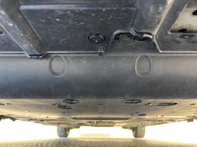 フィット ｅ：ＨＥＶホーム　ホンダセンシング　９型ホンダコネクトディスプレイ　バックカメラ　フルセグ　アダプティブクルーズ　純正１６インチアルミ　ステアリングスイッチ　ＬＥＤヘッド　オートハイビーム　オートエアコン　スマートキー（19枚目）