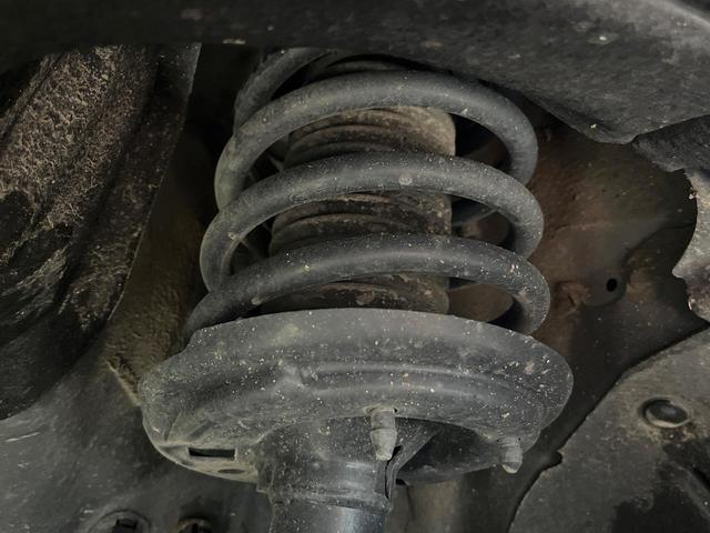 フィット ｅ：ＨＥＶホーム　ホンダセンシング　９型ホンダコネクトディスプレイ　バックカメラ　フルセグ　アダプティブクルーズ　純正１６インチアルミ　ステアリングスイッチ　ＬＥＤヘッド　オートハイビーム　オートエアコン　スマートキー（20枚目）