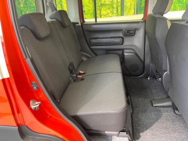 後部座席も気になるようなキズ・汚れやへたり等、大きなダメージはなく、良好な状態です。