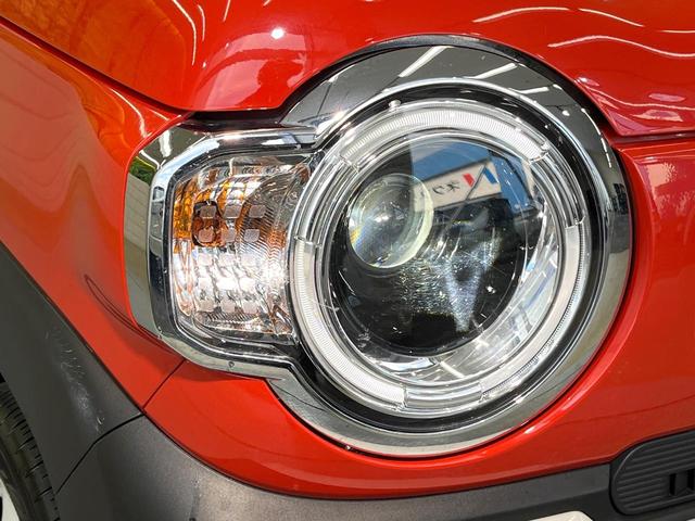 【ＬＥＤヘッドライト】悪天候や夜間走行時も良好な視界を確保し安心して運転できる高輝度ＬＥＤヘッドライトを装備！点灯速度が早く、消費電力も抑えられています。