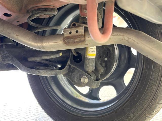 お車を安心してお乗りいただく為には、足回りの定期点検が欠かせません。サービスサポート（有償保証）では無料点検もご提供しており、安心のカーライフをお過ごしいただけるサポート体制が整っています。