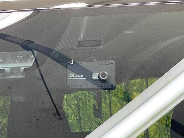 ヴォクシー ＺＳ　後期型　セーフティセンス　純正１０型ナビ　バックカメラ　両側電動ドア　７人乗り　ＬＥＤヘッド　禁煙車　ＥＴＣ　ドラレコ　純正１６インチアルミ　ロールサンシェード　スマートキー　シートバックテーブル（6枚目）