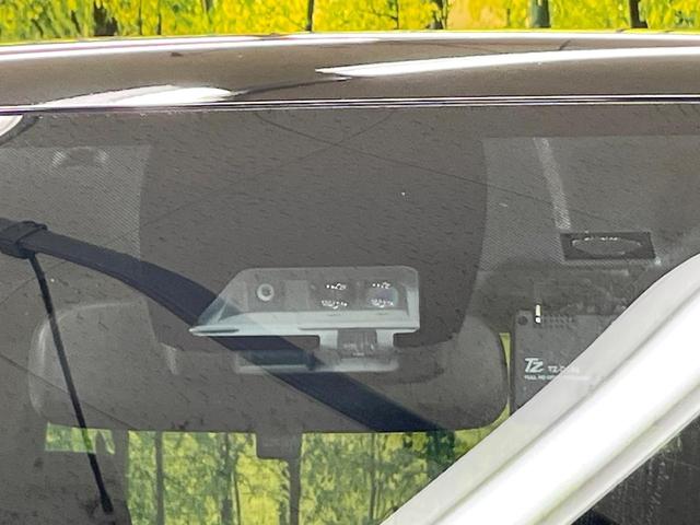 ヴォクシー ＺＳ　後期型　セーフティセンス　純正１０型ナビ　バックカメラ　両側電動ドア　７人乗り　ＬＥＤヘッド　禁煙車　ＥＴＣ　ドラレコ　純正１６インチアルミ　ロールサンシェード　スマートキー　シートバックテーブル（7枚目）