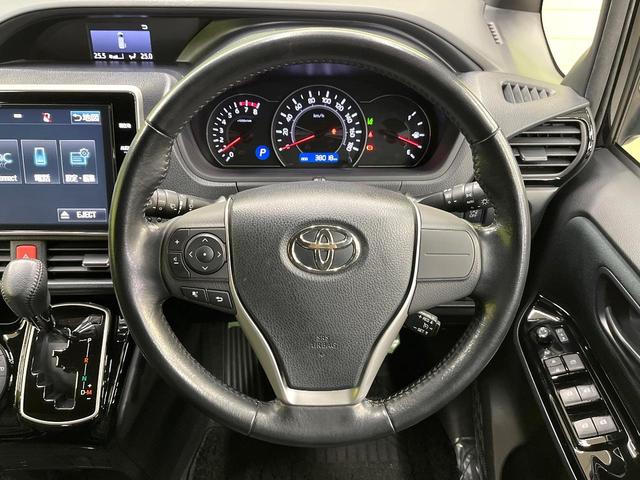 ヴォクシー ＺＳ　後期型　セーフティセンス　純正１０型ナビ　バックカメラ　両側電動ドア　７人乗り　ＬＥＤヘッド　禁煙車　ＥＴＣ　ドラレコ　純正１６インチアルミ　ロールサンシェード　スマートキー　シートバックテーブル（12枚目）