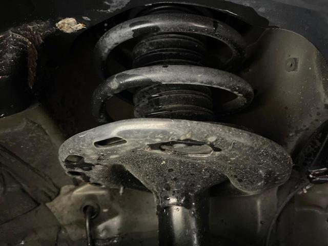 ヴォクシー ＺＳ　後期型　セーフティセンス　純正１０型ナビ　バックカメラ　両側電動ドア　７人乗り　ＬＥＤヘッド　禁煙車　ＥＴＣ　ドラレコ　純正１６インチアルミ　ロールサンシェード　スマートキー　シートバックテーブル（21枚目）