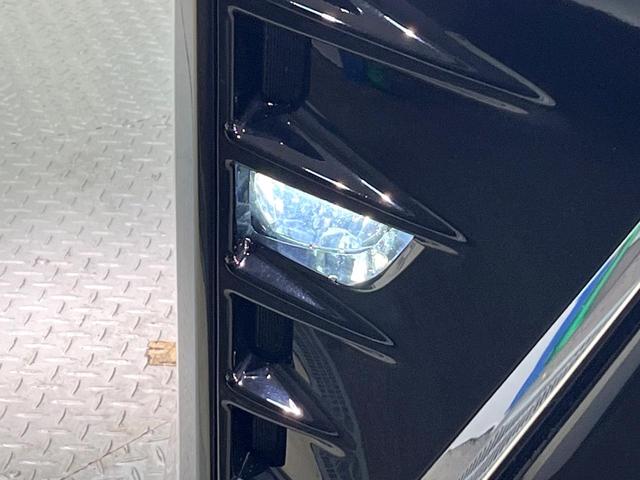 ヴォクシー ＺＳ　後期型　セーフティセンス　純正１０型ナビ　バックカメラ　両側電動ドア　７人乗り　ＬＥＤヘッド　禁煙車　ＥＴＣ　ドラレコ　純正１６インチアルミ　ロールサンシェード　スマートキー　シートバックテーブル（23枚目）