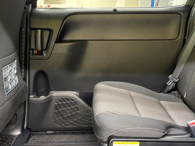 ヴォクシー ＺＳ　後期型　セーフティセンス　純正１０型ナビ　バックカメラ　両側電動ドア　７人乗り　ＬＥＤヘッド　禁煙車　ＥＴＣ　ドラレコ　純正１６インチアルミ　ロールサンシェード　スマートキー　シートバックテーブル（45枚目）