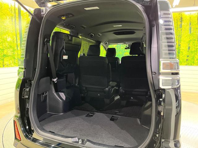 ヴォクシー ＺＳ　後期型　セーフティセンス　純正１０型ナビ　バックカメラ　両側電動ドア　７人乗り　ＬＥＤヘッド　禁煙車　ＥＴＣ　ドラレコ　純正１６インチアルミ　ロールサンシェード　スマートキー　シートバックテーブル（48枚目）