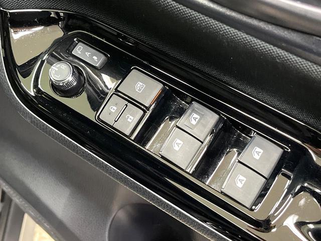 ヴォクシー ＺＳ　後期型　セーフティセンス　純正１０型ナビ　バックカメラ　両側電動ドア　７人乗り　ＬＥＤヘッド　禁煙車　ＥＴＣ　ドラレコ　純正１６インチアルミ　ロールサンシェード　スマートキー　シートバックテーブル（52枚目）