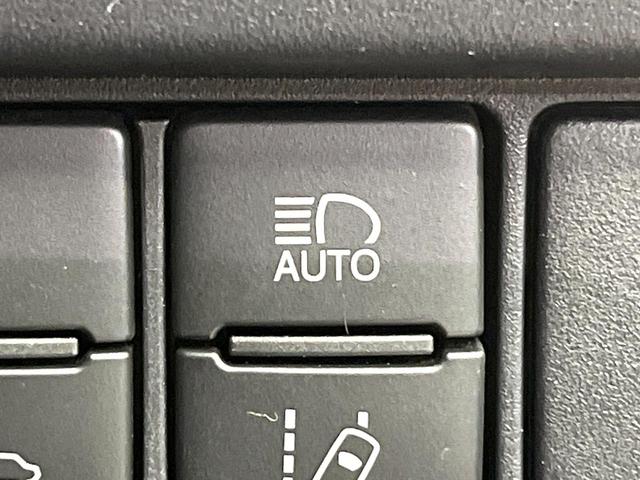 ヴォクシー ＺＳ　後期型　セーフティセンス　純正１０型ナビ　バックカメラ　両側電動ドア　７人乗り　ＬＥＤヘッド　禁煙車　ＥＴＣ　ドラレコ　純正１６インチアルミ　ロールサンシェード　スマートキー　シートバックテーブル（61枚目）