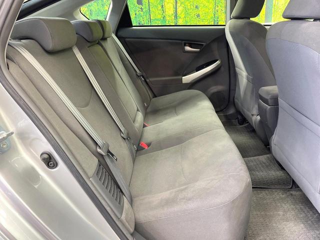 プリウス Ｓ　純正ナビ　バックカメラ　オートエアコン　純正１５インチアルミ　電動格納ミラー　スマートキー　ヘッドライトレベライザー　盗難防止装置　ＥＴＣ（9枚目）