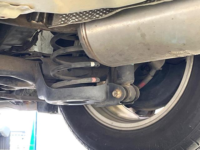 プリウス Ｓ　純正ナビ　バックカメラ　オートエアコン　純正１５インチアルミ　電動格納ミラー　スマートキー　ヘッドライトレベライザー　盗難防止装置　ＥＴＣ（20枚目）