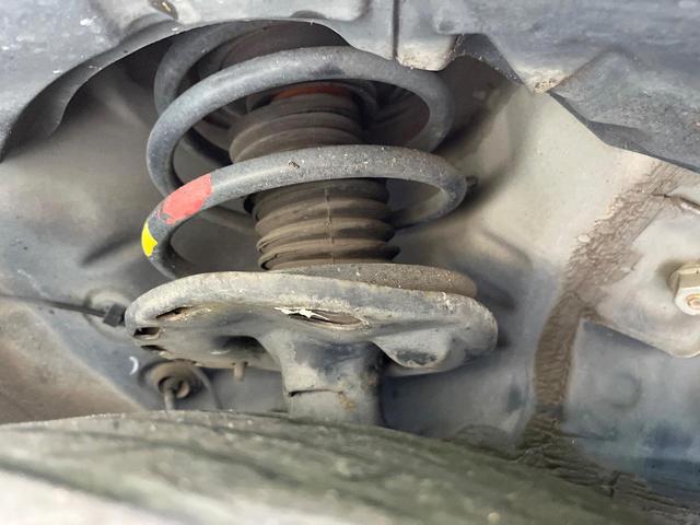 プリウス Ｓ　純正ナビ　バックカメラ　オートエアコン　純正１５インチアルミ　電動格納ミラー　スマートキー　ヘッドライトレベライザー　盗難防止装置　ＥＴＣ（24枚目）