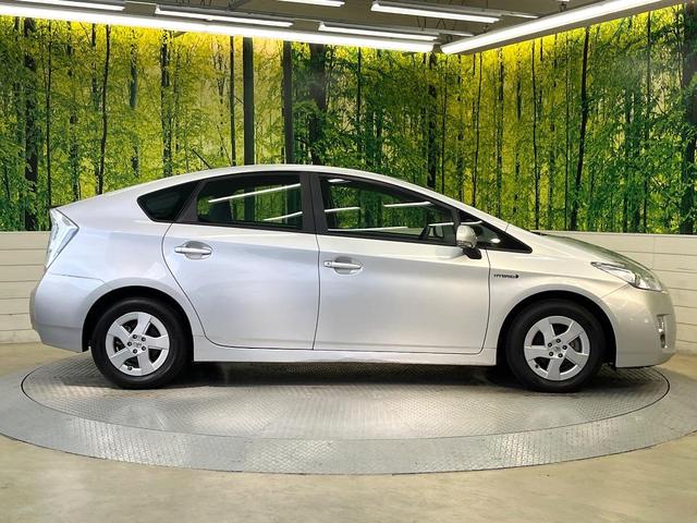 プリウス Ｓ　純正ナビ　バックカメラ　オートエアコン　純正１５インチアルミ　電動格納ミラー　スマートキー　ヘッドライトレベライザー　盗難防止装置　ＥＴＣ（35枚目）