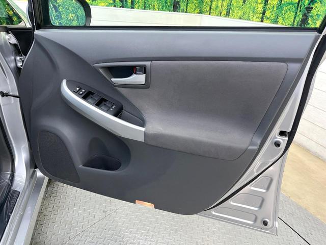 プリウス Ｓ　純正ナビ　バックカメラ　オートエアコン　純正１５インチアルミ　電動格納ミラー　スマートキー　ヘッドライトレベライザー　盗難防止装置　ＥＴＣ（38枚目）