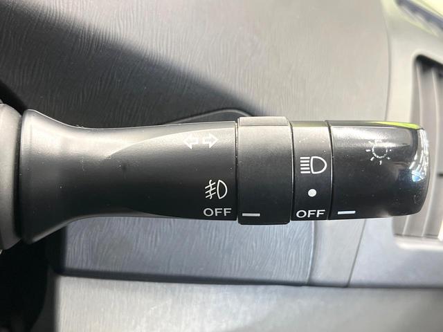 プリウス Ｓ　純正ナビ　バックカメラ　オートエアコン　純正１５インチアルミ　電動格納ミラー　スマートキー　ヘッドライトレベライザー　盗難防止装置　ＥＴＣ（54枚目）