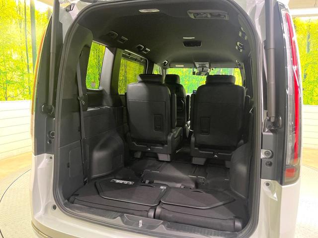 ステップワゴン ｅ：ＨＥＶスパーダ　純正１１．４型ナビ　バックカメラ　ホンダセンシング　両側電動ドア　レーダークルーズコントロール　ＥＴＣ　シートヒーター　オートエアコン　パワーバックドア　スマートキー　電動格納ミラー　ハーフレザー（61枚目）