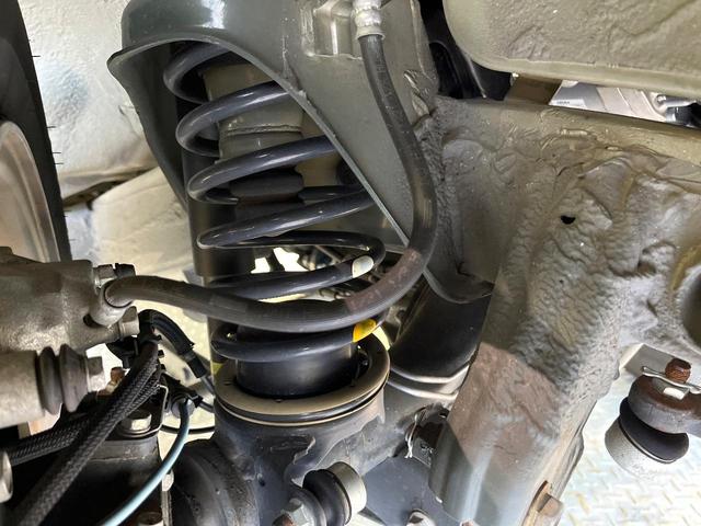 ジムニー ＸＣ　４ＷＤ　ＳＤナビ　衝突軽減装置　クルーズコントロール　シートヒーター　オートライト　ＬＥＤヘッド　オートエアコン　アイドリングストップ　ＥＴＣ　電動格納ミラー　車線逸脱警報　ヘッドライトウォッシャー（20枚目）