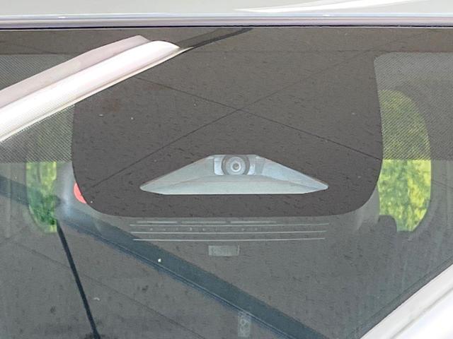 シエンタ ハイブリッドＸ　禁煙車　電動スライドドア　衝突被害軽減システム　レーダークルーズ　コーナーセンサー　スマートキー　ＬＥＤヘッド　オートハイビーム　車線逸脱警報　オートライト　オートエアコン（3枚目）