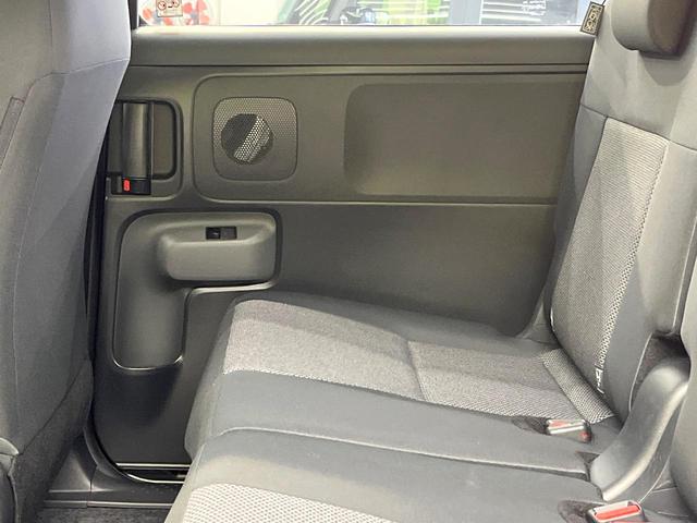 シエンタ ハイブリッドＸ　禁煙車　電動スライドドア　衝突被害軽減システム　レーダークルーズ　コーナーセンサー　スマートキー　ＬＥＤヘッド　オートハイビーム　車線逸脱警報　オートライト　オートエアコン（40枚目）