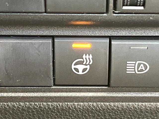 ヤリスクロス ハイブリッドＺ　バックカメラ　衝突被害軽減システム　レーダークルーズ　ステアリングヒーター　ハーフレザーシート　シートヒーター　パワーシート　ドラレコ　ＬＥＤヘッド　ビルトインＥＴＣ　純正１８インチアルミ（7枚目）