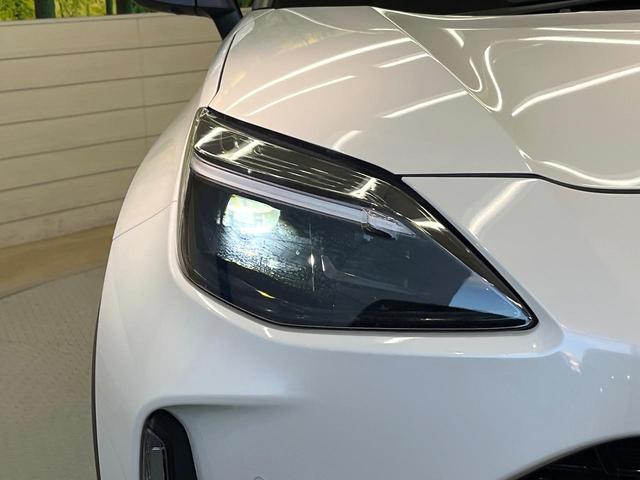 ヤリスクロス ハイブリッドＺ　バックカメラ　衝突被害軽減システム　レーダークルーズ　ステアリングヒーター　ハーフレザーシート　シートヒーター　パワーシート　ドラレコ　ＬＥＤヘッド　ビルトインＥＴＣ　純正１８インチアルミ（12枚目）