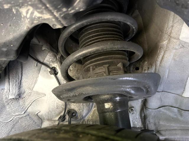 ヤリスクロス ハイブリッドＺ　バックカメラ　衝突被害軽減システム　レーダークルーズ　ステアリングヒーター　ハーフレザーシート　シートヒーター　パワーシート　ドラレコ　ＬＥＤヘッド　ビルトインＥＴＣ　純正１８インチアルミ（25枚目）