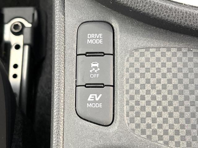 ヤリスクロス ハイブリッドＺ　バックカメラ　衝突被害軽減システム　レーダークルーズ　ステアリングヒーター　ハーフレザーシート　シートヒーター　パワーシート　ドラレコ　ＬＥＤヘッド　ビルトインＥＴＣ　純正１８インチアルミ（62枚目）