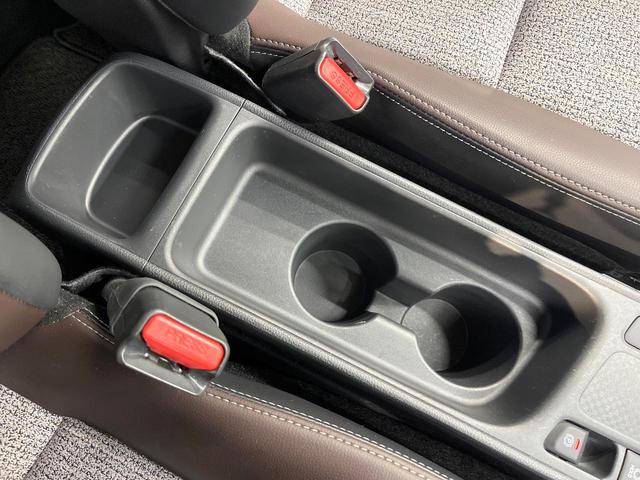 ヤリスクロス ハイブリッドＺ　バックカメラ　衝突被害軽減システム　レーダークルーズ　ステアリングヒーター　ハーフレザーシート　シートヒーター　パワーシート　ドラレコ　ＬＥＤヘッド　ビルトインＥＴＣ　純正１８インチアルミ（63枚目）