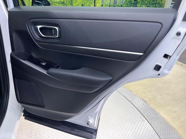 ヴェゼル e:HEV Z バックカメラ 衝突被害軽減システム 禁煙車 電動リアゲート ハーフレザーシート ドラレコ コーナーセンサー スマートキー LEDヘッド ETC 純正18インチアルミ 車線逸脱警報 オートライト(40枚目)