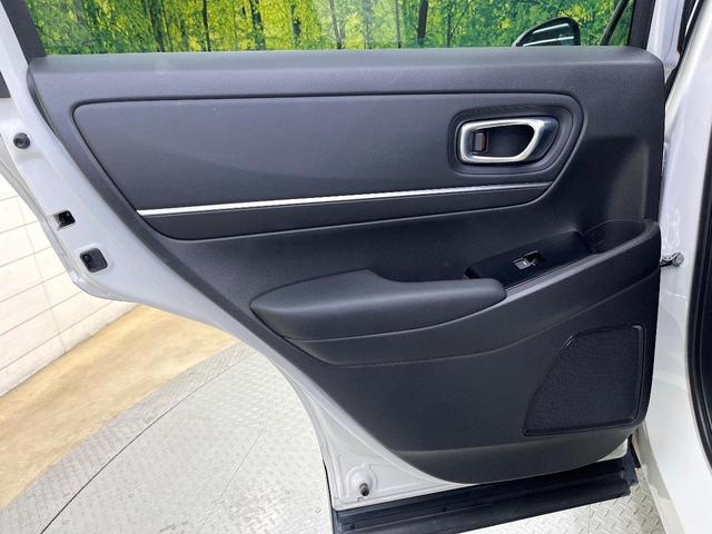 ヴェゼル e:HEV Z バックカメラ 衝突被害軽減システム 禁煙車 電動リアゲート ハーフレザーシート ドラレコ コーナーセンサー スマートキー LEDヘッド ETC 純正18インチアルミ 車線逸脱警報 オートライト(42枚目)