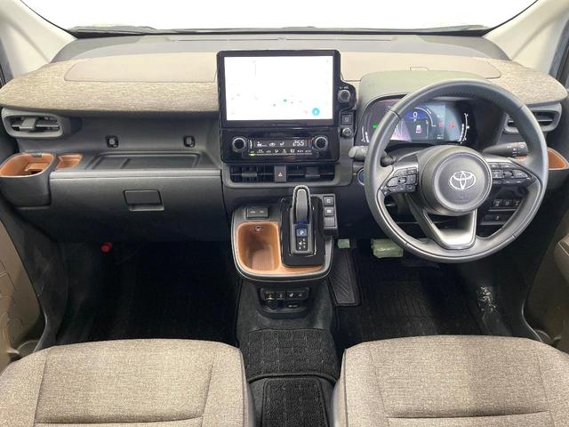 シエンタ ハイブリッドZ 両側電動ドア 全周囲カメラ 衝突被害軽減システム レーダークルーズ ドラレコ コーナーセンサー ETC 純正15インチアルミ オートハイビーム 車線逸脱警報 ステアリングヒーター AC100V電源(2枚目)