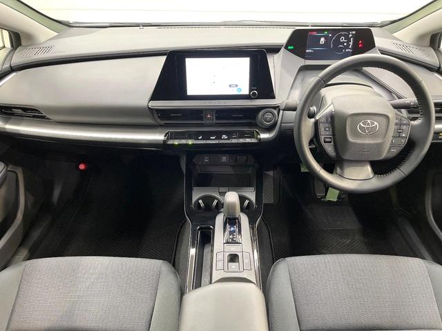 プリウス Ｘ　セーフティセンス　純正８型ナビ　バックカメラ　フルセグ　レーダークルーズ　ＡＣ１００Ｖ電源　ＬＥＤヘッド　オートハイビーム　オートエアコン　スマートキー　ＥＴＣ　ドラレコ　ブラインドスポットモニター（2枚目）