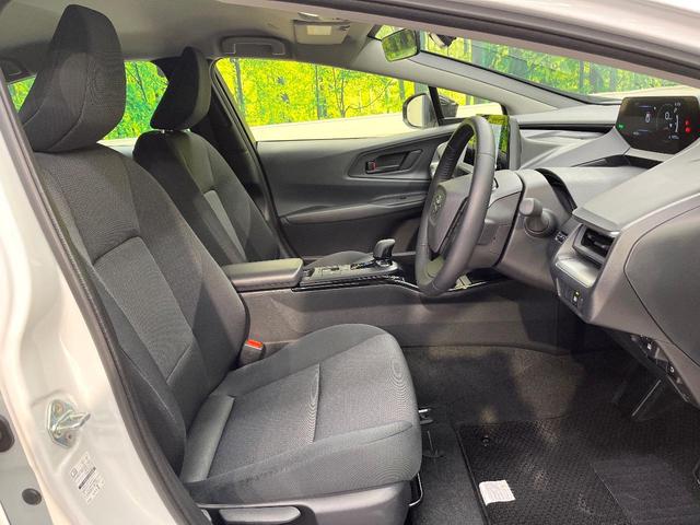 プリウス Ｘ　セーフティセンス　純正８型ナビ　バックカメラ　フルセグ　レーダークルーズ　ＡＣ１００Ｖ電源　ＬＥＤヘッド　オートハイビーム　オートエアコン　スマートキー　ＥＴＣ　ドラレコ　ブラインドスポットモニター（8枚目）