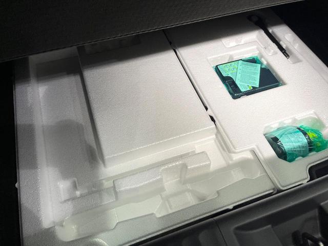 プリウス Ｘ　セーフティセンス　純正８型ナビ　バックカメラ　フルセグ　レーダークルーズ　ＡＣ１００Ｖ電源　ＬＥＤヘッド　オートハイビーム　オートエアコン　スマートキー　ＥＴＣ　ドラレコ　ブラインドスポットモニター（49枚目）