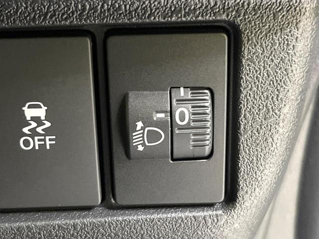 N-BOXカスタム コーディネートスタイル 届出済未使用車 両側電動ドア バックカメラ 衝突被害軽減システム レザーシート コーナーセンサー LEDヘッド 純正14インチアルミ 車線逸脱警報 オートライト オートエアコン LEDフォグ(58枚目)