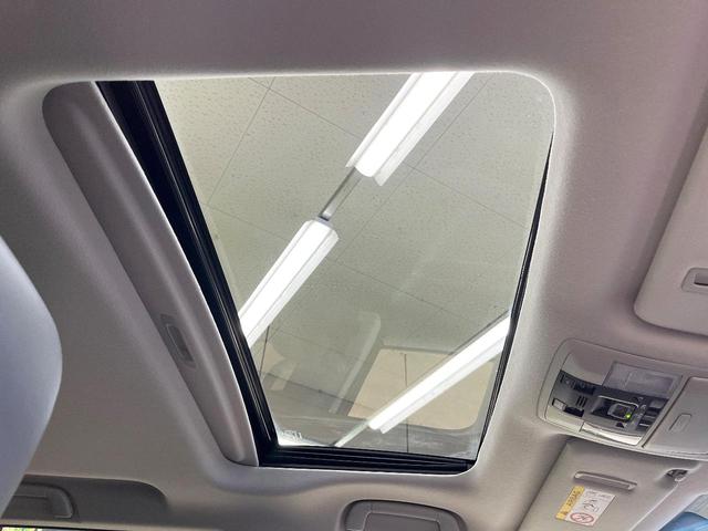 ランドクルーザープラド ＴＸ　Ｌパッケージ　サンルーフ　セーフティセンス　純正９型ディスプレイオーディオ　全周囲カメラ　レーダークルーズ　シートエアコン　パワーシート　ＬＥＤヘッド＆フォグ　オートハイビーム　純正１９インチアルミ　革シート（3枚目）