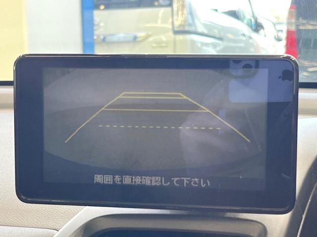 【バックカメラ】駐車時に後方がリアルタイム映像で確認できます。大型商業施設や立体駐車場での駐車時や、夜間のバック時に大活躍！運転スキルに関わらず、今や必須となった装備のひとつです！