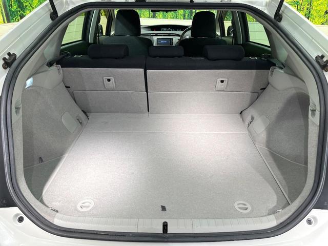 プリウス Ｓ　バックカメラ　禁煙車　ドラレコ　スマートキー　ＨＩＤヘッド　ナビ連動ＥＴＣ　オートライト　オートエアコン　Ｂｌｕｅｔｏｏｔｈ　ＣＤ　ＤＶＤ再生　地デジ（40枚目）