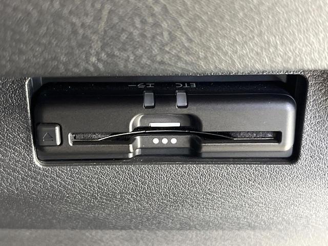 キックス Ｘ　禁煙車　純正９インチナビ　全周囲カメラ　プロパイロット　インテリジェントエマージェンシーブレーキ　ドライブレコーダー　ＬＥＤヘッド　純正１７インチアルミ　オートブレーキホールド　スマートキー（6枚目）