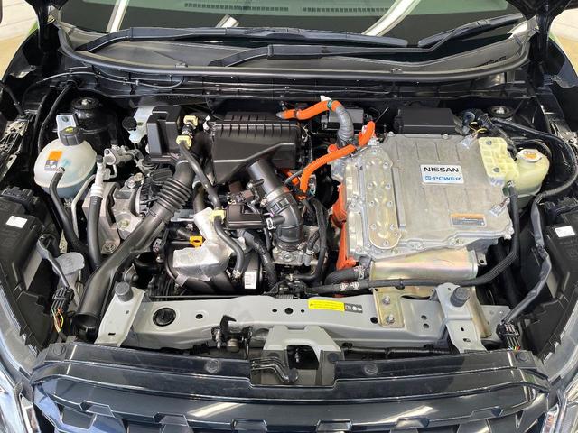 キックス Ｘ　禁煙車　純正９インチナビ　全周囲カメラ　プロパイロット　インテリジェントエマージェンシーブレーキ　ドライブレコーダー　ＬＥＤヘッド　純正１７インチアルミ　オートブレーキホールド　スマートキー（18枚目）